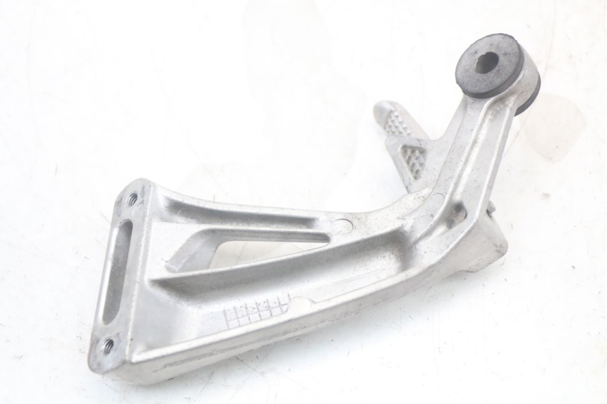 photo de PLATINE CALE PIED ARRIERE DROIT SUZUKI SV N 650 (1999 - 2002)