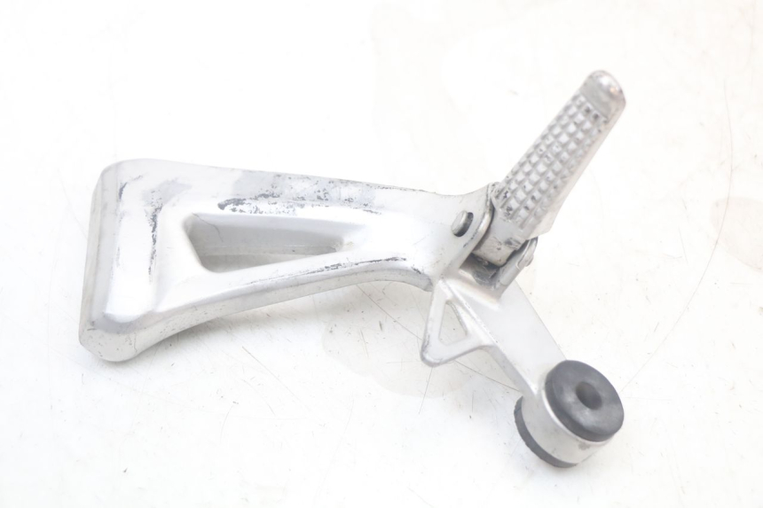 photo de PLATINE CALE PIED ARRIERE DROIT SUZUKI SV N 650 (1999 - 2002)