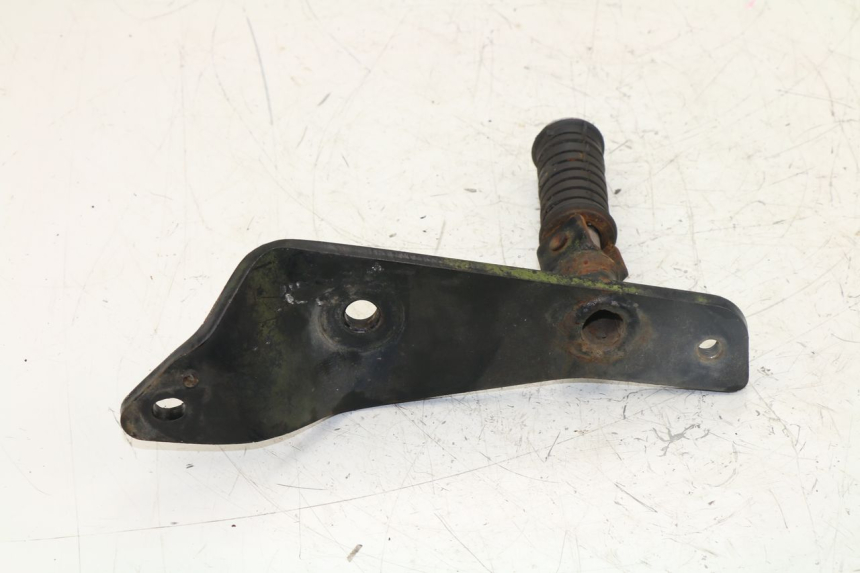 photo de PLATINE CALE PIED ARRIERE DROIT YAMAHA VIRAGO 125 (1996 - 2003)