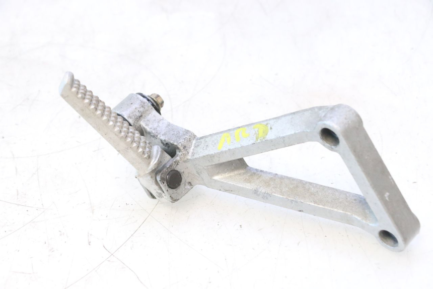 photo de PLATINE CALE PIED ARRIERE DROIT DAELIM VJ ROADWIN 125 (2004 - 2007) - État de surface