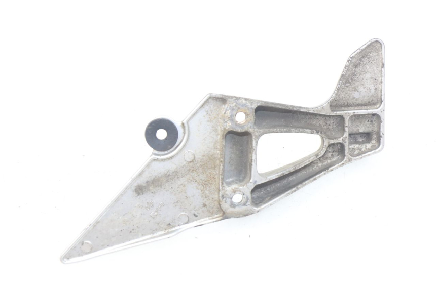 photo de PLATINE CALE PIED ARRIERE DROIT SUZUKI XF FREEWIND 650 (1997 - 2003) - Autre angle de vue