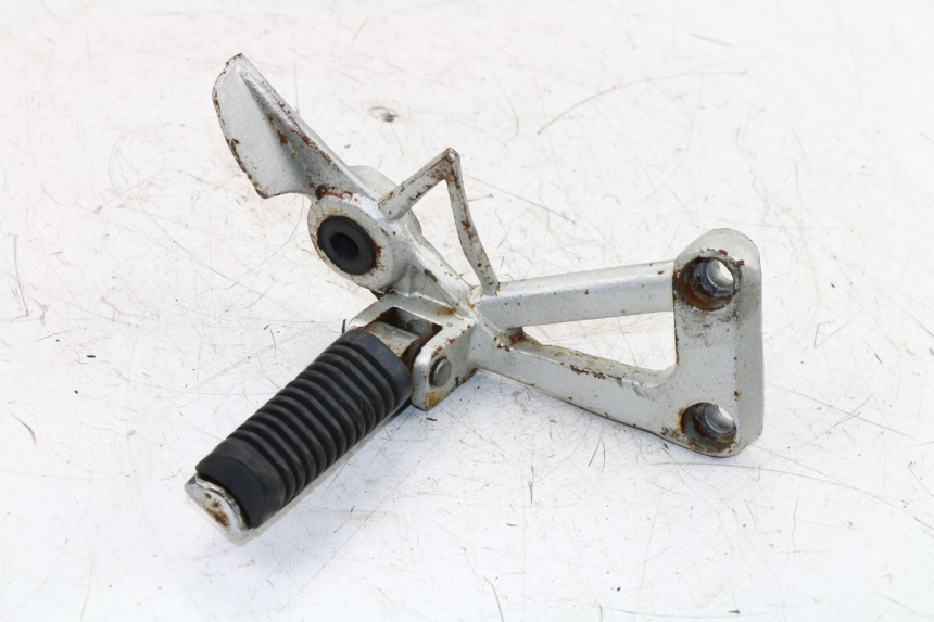 photo de PLATINE CALE PIED ARRIERE DROIT KINROAD XT125-19 ROAD KING 125 (2010 - 2012)