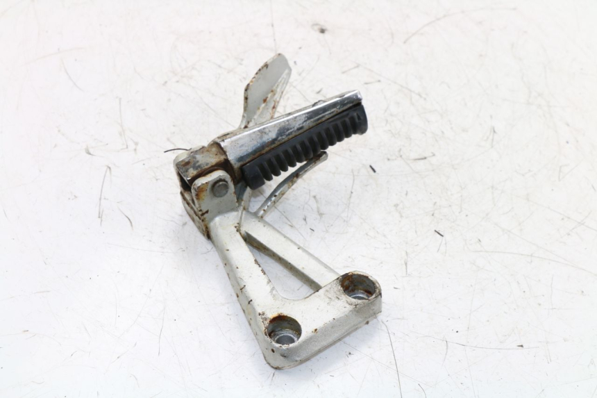 photo de PLATINE CALE PIED ARRIERE DROIT KINROAD XT125-19 ROAD KING 125 (2010 - 2012)