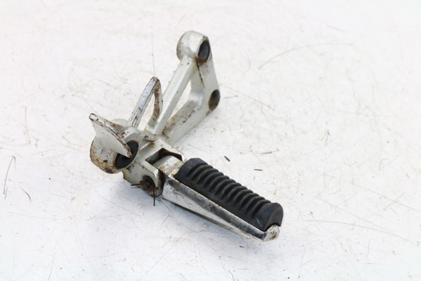 photo de PLATINE CALE PIED ARRIERE DROIT KINROAD XT125-19 ROAD KING 125 (2010 - 2012)