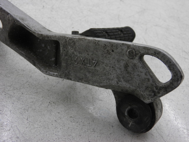 photo de PLATINE CALE PIED ARRIERE DROIT YAMAHA TDM 850 (1996 - 2001)