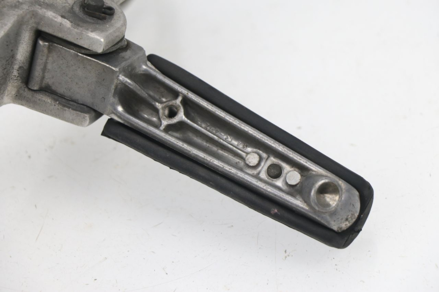photo de PLATINE CALE PIED ARRIERE DROIT YAMAHA TDM 3VD 850 (1991 - 1995)