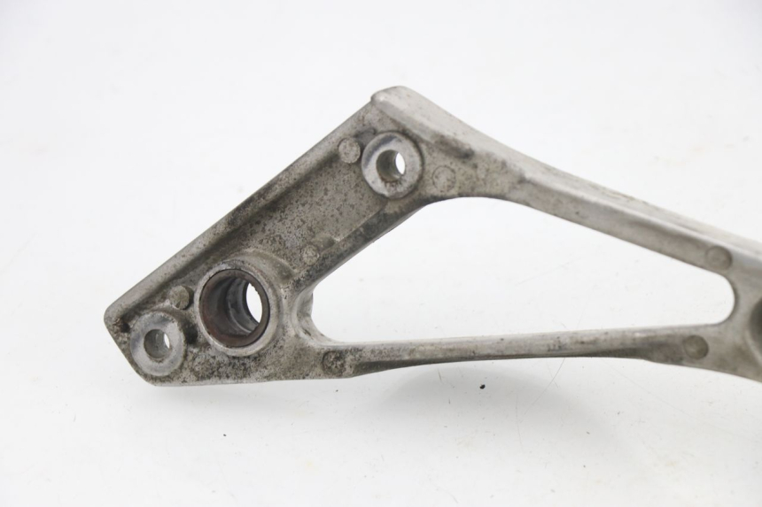 photo de PLATINE CALE PIED ARRIERE DROIT YAMAHA TDM 3VD 850 (1991 - 1995)