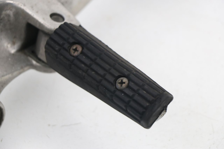 photo de PLATINE CALE PIED ARRIERE DROIT YAMAHA TDM 3VD 850 (1991 - 1995)