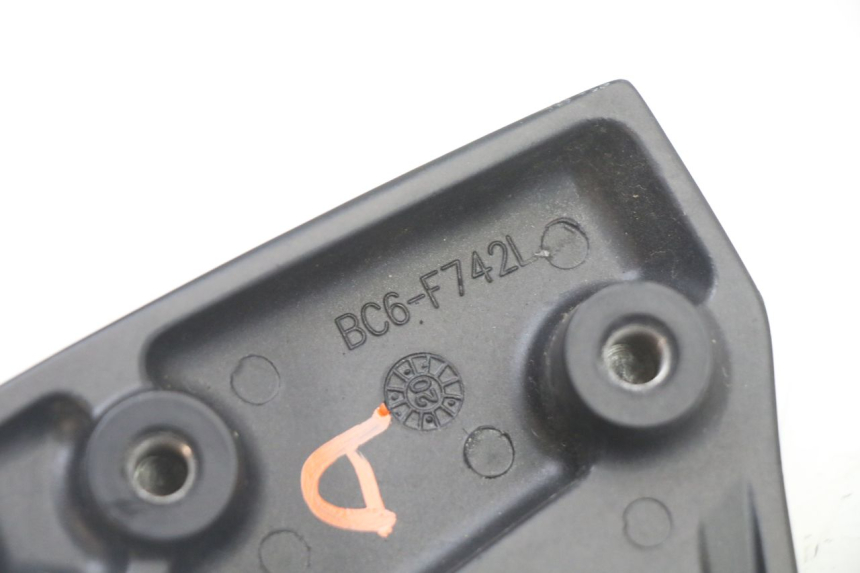 Platine Cale-pied Arrière Droite Pour Yamaha DT 125 Tenere - Pièce D'occasion