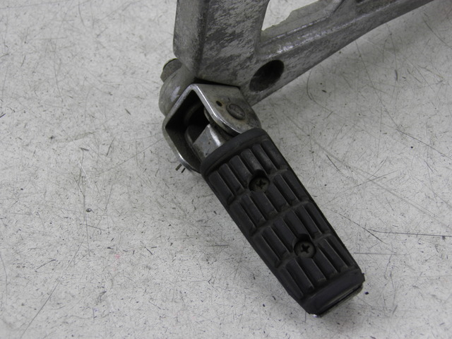 photo de PLATINE CALE PIED ARRIERE DROIT YAMAHA XJ F 900 (1983 - 1994)