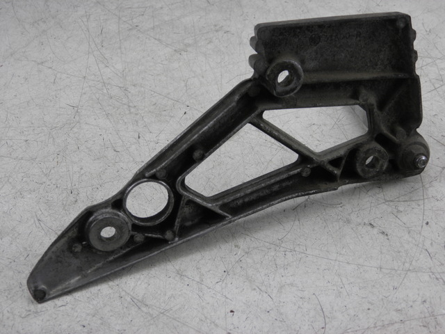 photo de PLATINE CALE PIED ARRIERE DROIT YAMAHA XJ F 900 (1983 - 1994)