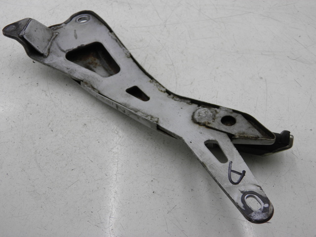 photo de PLATINE CALE PIED ARRIERE DROIT YAMAHA YBR CUSTOM 125 (2008 - 2010)