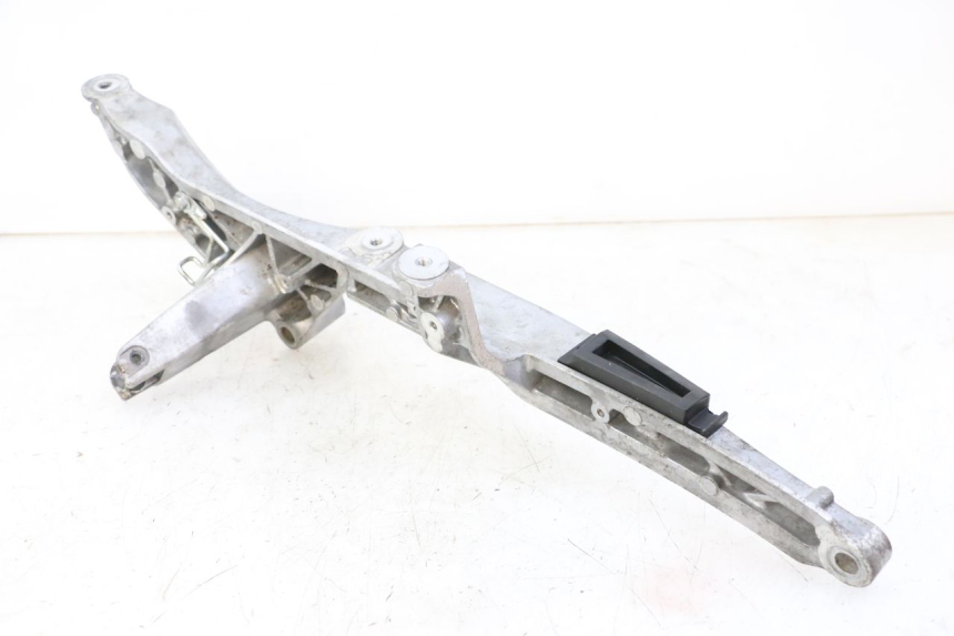 photo de PLATINE CALE PIED ARRIERE DROIT YAMAHA YP T-MAX TMAX 530 (2017 - 2020)