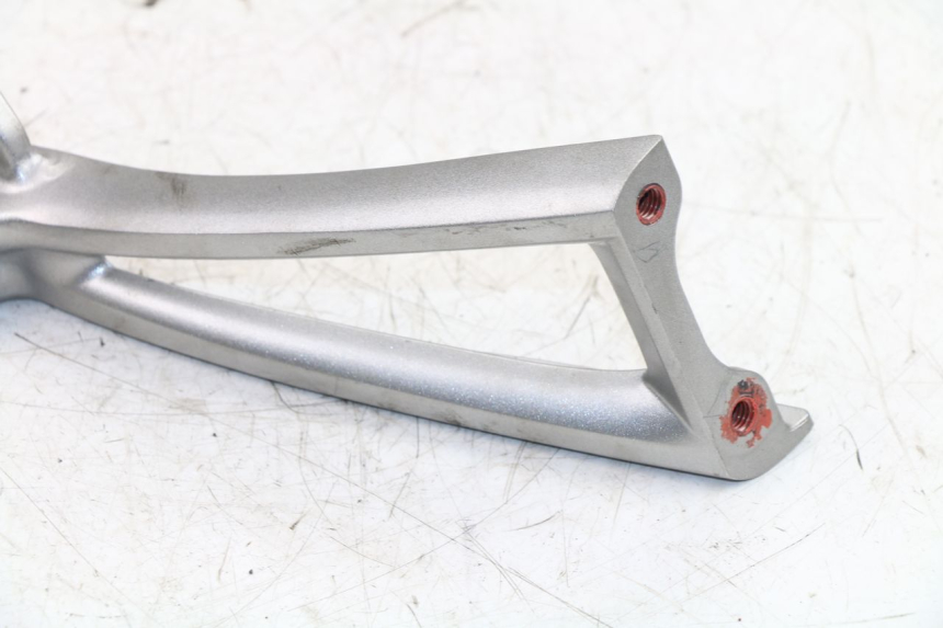 photo de PLATINE CALE PIED ARRIERE DROIT YAMAHA YZF R6 600 (2010 - 2016)
