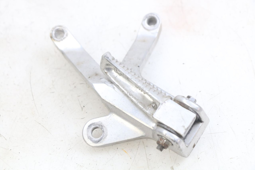 photo de PLATINE CALE PIED ARRIERE DROIT YAMAHA YZF R THUNDERCAT 600 (1996 - 2003)