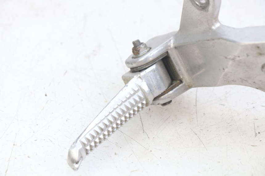 photo de PLATINE CALE PIED ARRIERE DROIT YAMAHA YZF R THUNDERCAT 600 (1996 - 2003)