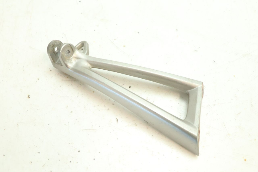 photo de PLATINE CALE PIED ARRIERE DROIT YAMAHA YZF R6 600 (2008 - 2009) - Détail de la pièce