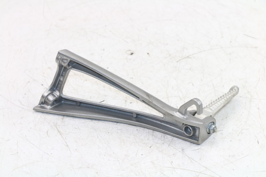 photo de PLATINE CALE PIED ARRIERE DROIT YAMAHA YZF R6 600 (2010 - 2016)
