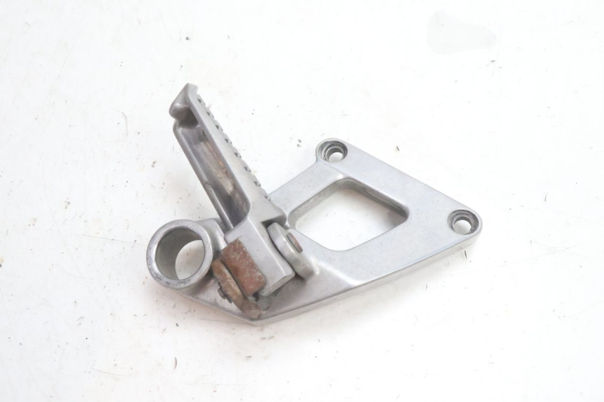 photo de PLATINE CALE PIED ARRIERE DROIT KAWASAKI ZZR 600 (1995 - 2004) - Autre angle de vue