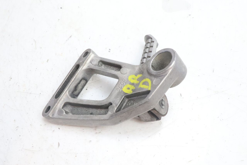 photo de PLATINE CALE PIED ARRIERE DROIT KAWASAKI ZZR 600 (1995 - 2004) - Vue d’ensemble