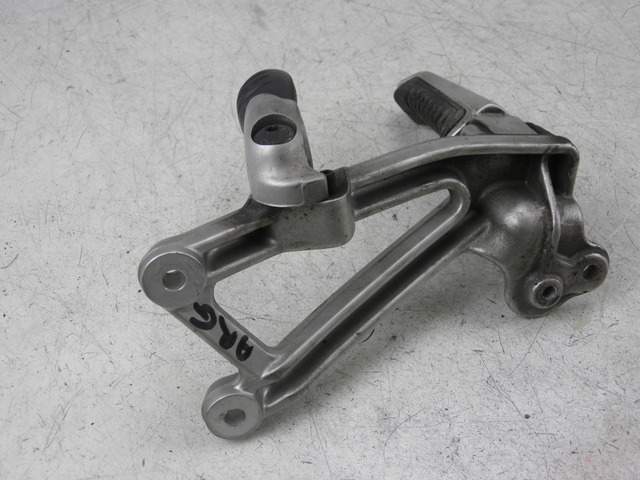 photo de PLATINE CALE PIED ARRIERE GAUCHE DUCATI ST3 ABS 992 (2006 - 2007)