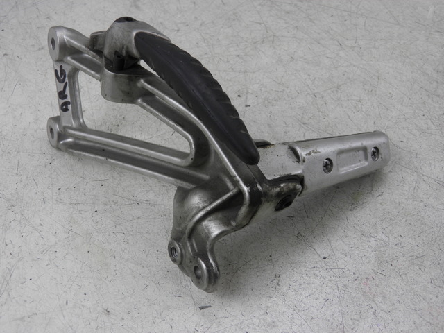 photo de PLATINE CALE PIED ARRIERE GAUCHE DUCATI ST3 ABS 992 (2006 - 2007)