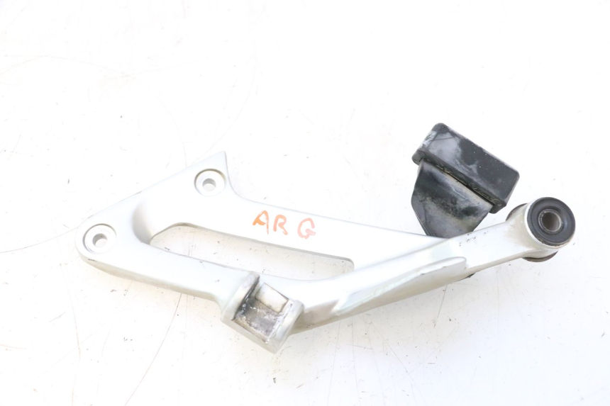 photo de PLATINE CALE PIED ARRIERE GAUCHE YAMAHA FJR 1300 (2001 - 2005) - Vue principale