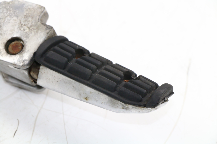 photo de PLATINE CALE PIED ARRIERE GAUCHE YAMAHA FZX FAZER 750 (1987 - 1998) - Zoom état d’usage