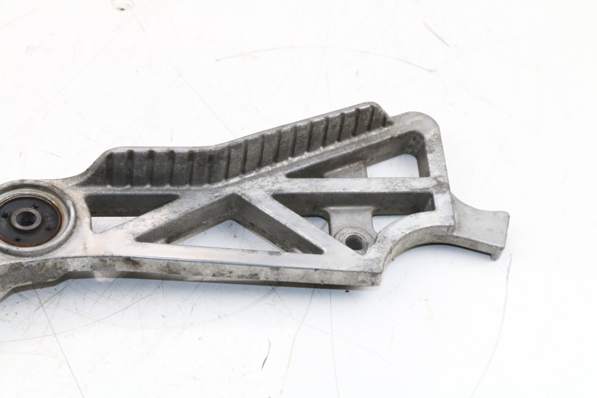 photo de PLATINE CALE PIED ARRIERE GAUCHE YAMAHA FZX FAZER 750 (1987 - 1998) - État de surface