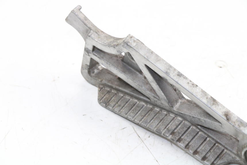 photo de PLATINE CALE PIED ARRIERE GAUCHE YAMAHA FZX FAZER 750 (1987 - 1998) - Points de fixation