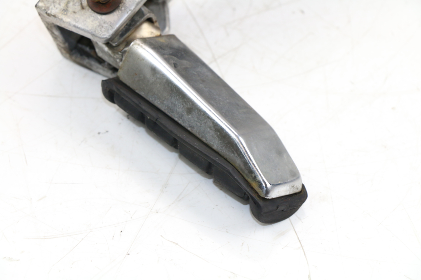 photo de PLATINE CALE PIED ARRIERE GAUCHE YAMAHA FZX FAZER 750 (1987 - 1998) - Zoom composants