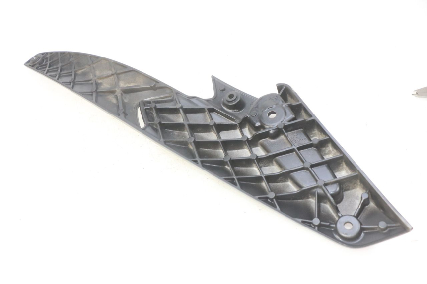 photo de PLATINE CALE PIED ARRIERE GAUCHE GILERA NEXUS 125 (2009 - 2013)