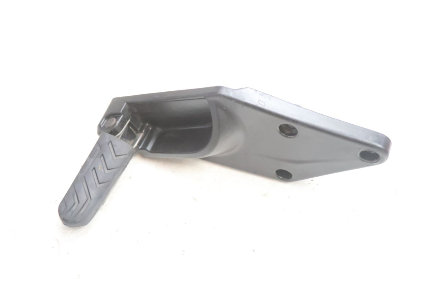 photo de PLATINE CALE PIED ARRIERE GAUCHE GILERA GP 800 (2007 - 2013) - Vue principale