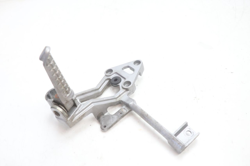 photo de PLATINE CALE PIED ARRIERE GAUCHE KAWASAKI GPX F ZX750F 750 (1986 - 1990) - Zoom état d’usage