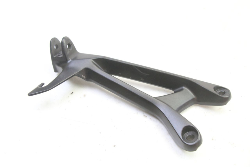 photo de PLATINE CALE PIED ARRIERE GAUCHE SUZUKI GSR 750 (2011 - 2017)