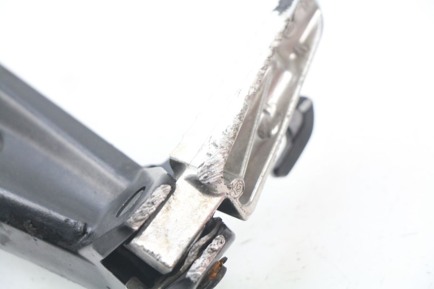 photo de PLATINE CALE PIED ARRIERE GAUCHE SUZUKI GSX-R GSXR 750 (2011 - 2016)