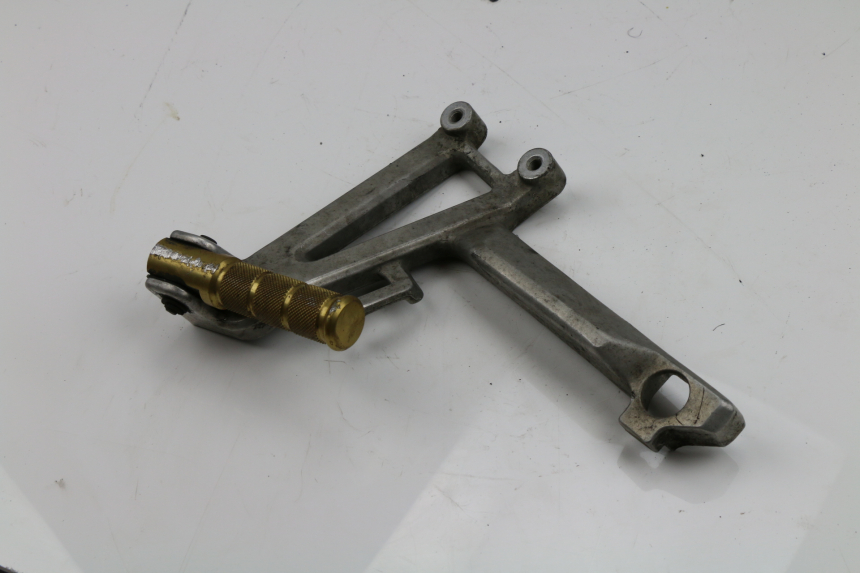 photo de PLATINE CALE PIED ARRIERE GAUCHE HONDA CBR F 600 (1996 - 1998)
