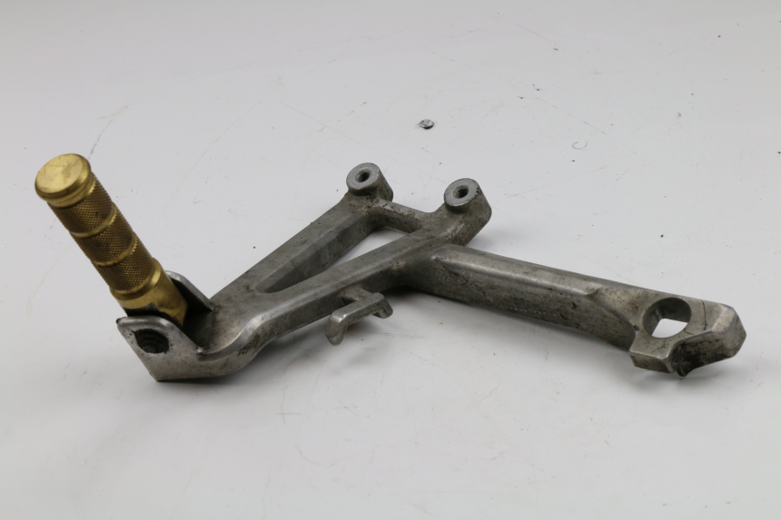 photo de PLATINE CALE PIED ARRIERE GAUCHE HONDA CBR F 600 (1996 - 1998)