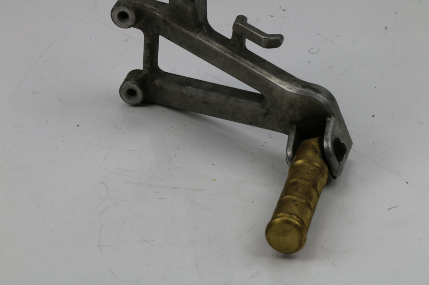 photo de PLATINE CALE PIED ARRIERE GAUCHE HONDA CBR F 600 (1996 - 1998)
