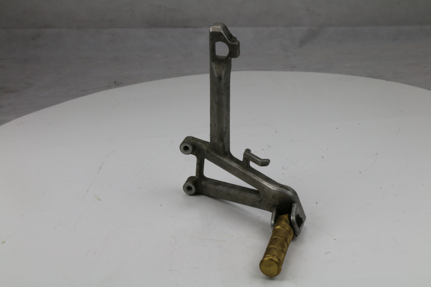 photo de PLATINE CALE PIED ARRIERE GAUCHE HONDA CBR F 600 (1996 - 1998)