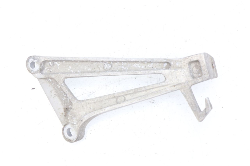 photo de PLATINE CALE PIED ARRIERE GAUCHE HONDA CBR R 125 (2003 - 2006)