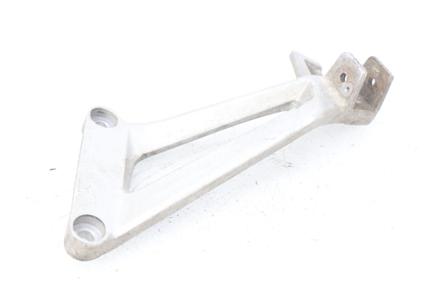 photo de PLATINE CALE PIED ARRIERE GAUCHE HONDA CBR R 125 (2003 - 2006)