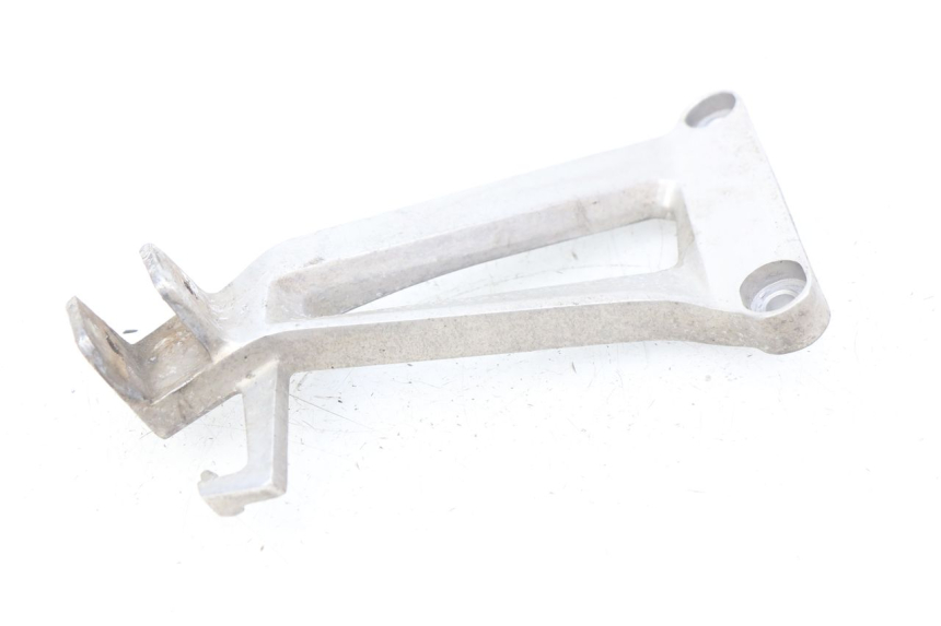 photo de PLATINE CALE PIED ARRIERE GAUCHE HONDA CBR R 125 (2003 - 2006)