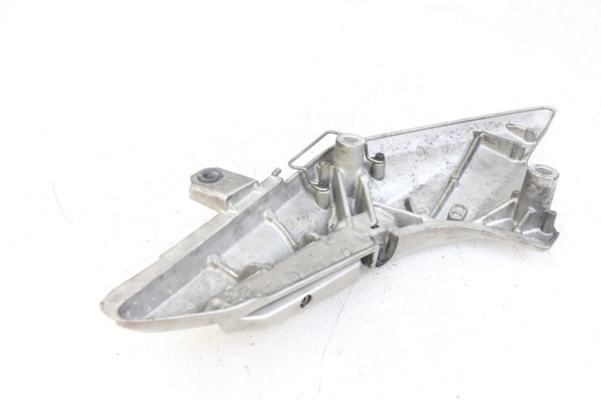 photo de PLATINE CALE PIED ARRIERE GAUCHE HONDA FJS SILVERWING SILVER WING 600 (2001 - 2010)