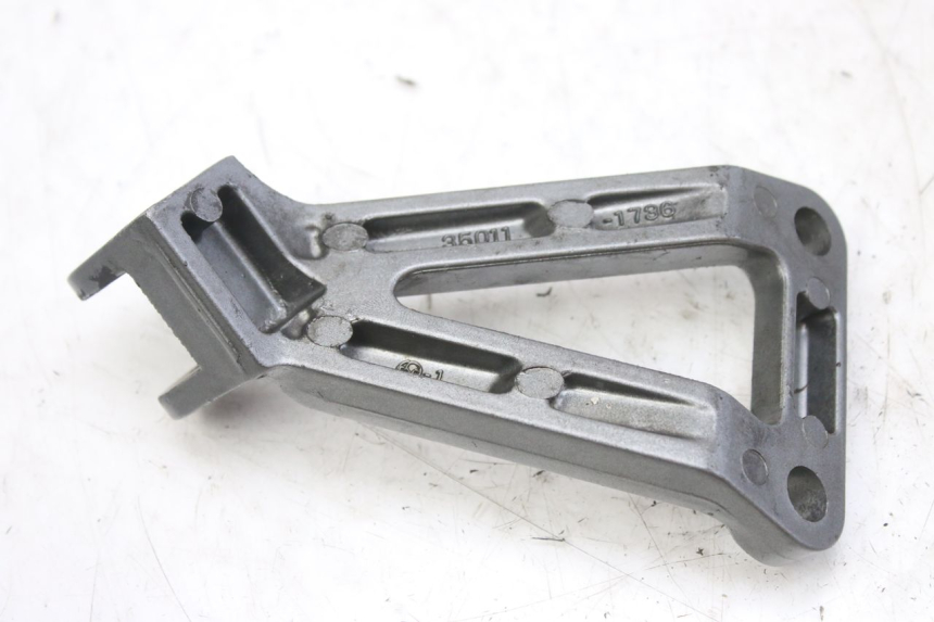 photo de PLATINE CALE PIED ARRIERE GAUCHE KAWASAKI ZX-6R ZX6R 600 (1995 - 1997)