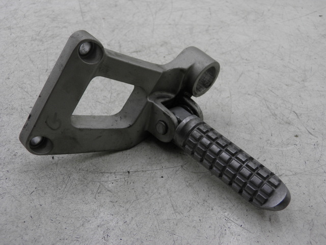 photo de PLATINE CALE PIED ARRIERE GAUCHE KAWASAKI ZZR 600 (1995 - 2004)