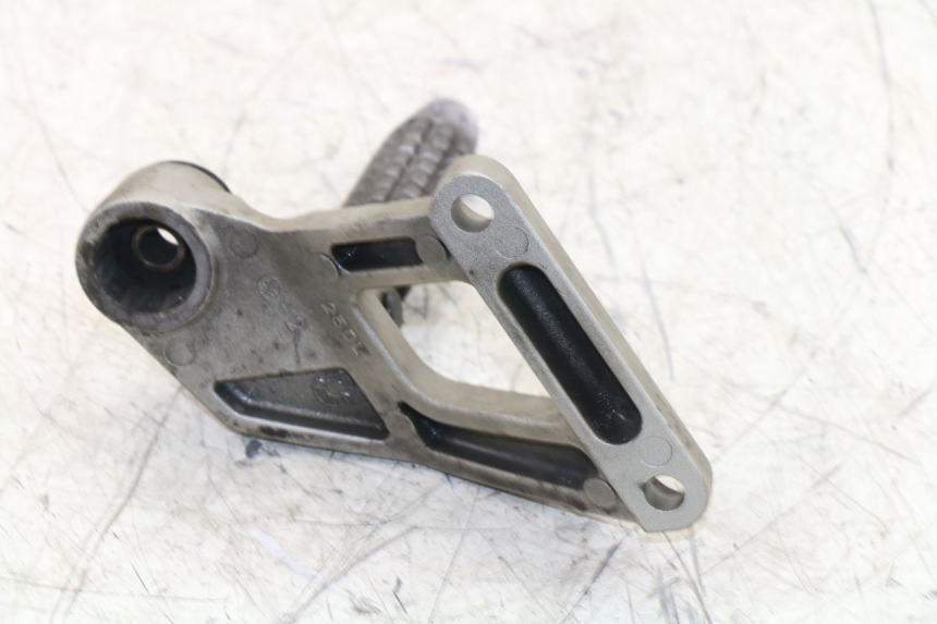 photo de PLATINE CALE PIED ARRIERE GAUCHE KAWASAKI ZZR 600 (1995 - 2004)