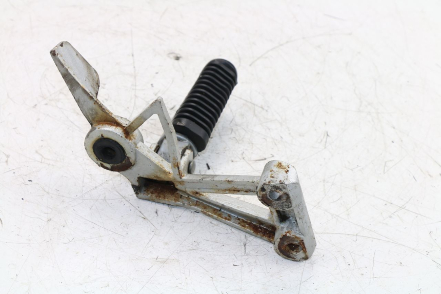 photo de PLATINE CALE PIED ARRIERE GAUCHE KINROAD XT125-19 ROAD KING 125 (2010 - 2012)