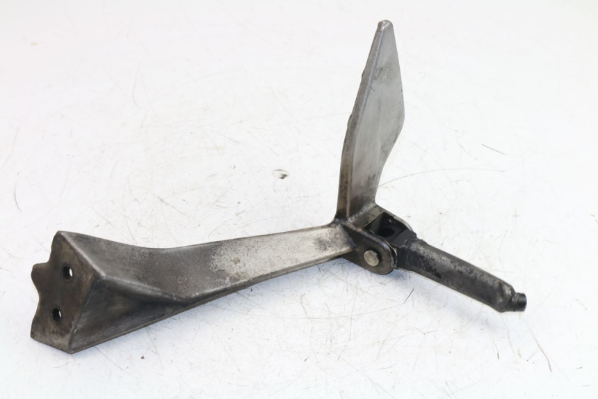 photo de PLATINE CALE PIED ARRIERE GAUCHE KTM DUKE 390 (2013 - 2017) - Gros plan technique