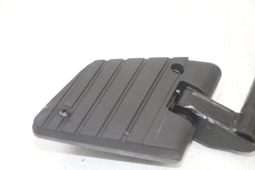 photo de PLATINE CALE PIED ARRIERE GAUCHE KYMCO PEOPLE S 125 (2000 - 2008)